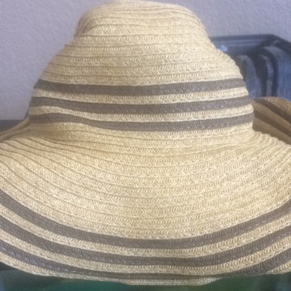 LADIES floppy hat - Picture 1 of 3